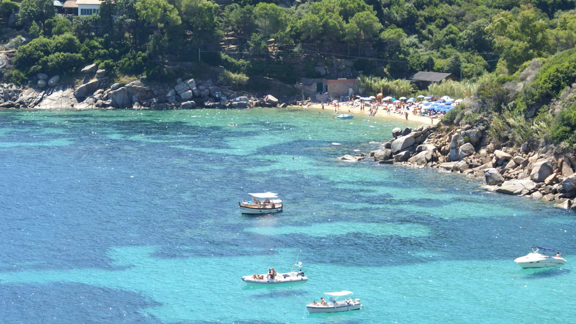 Der Strand Le Caldane auf der Insel Giglio