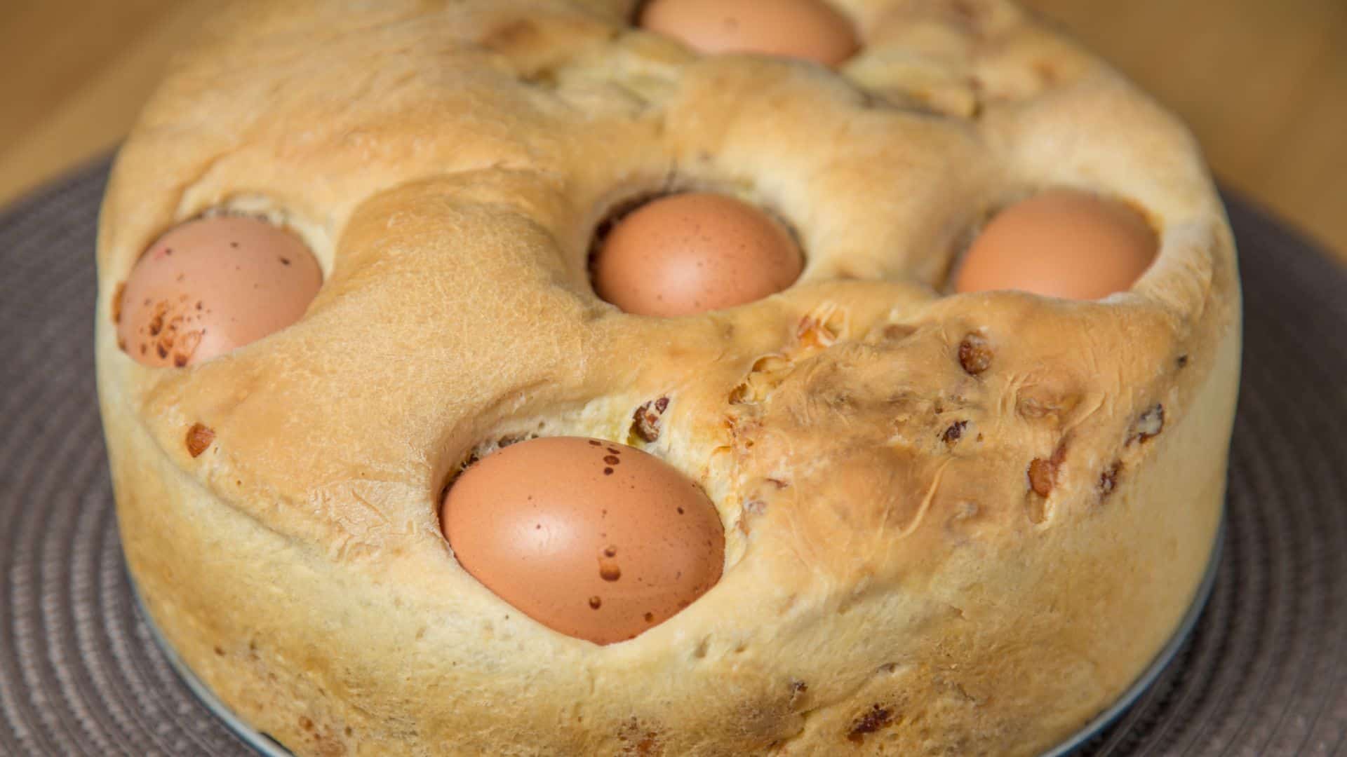 Close-up of a casatiello