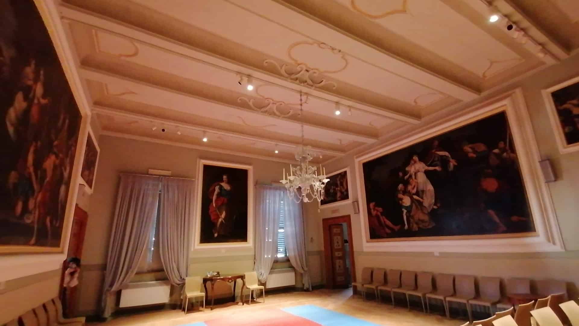 Innenraum des Diözesanmuseums von Jesi. Foto von Parsifall