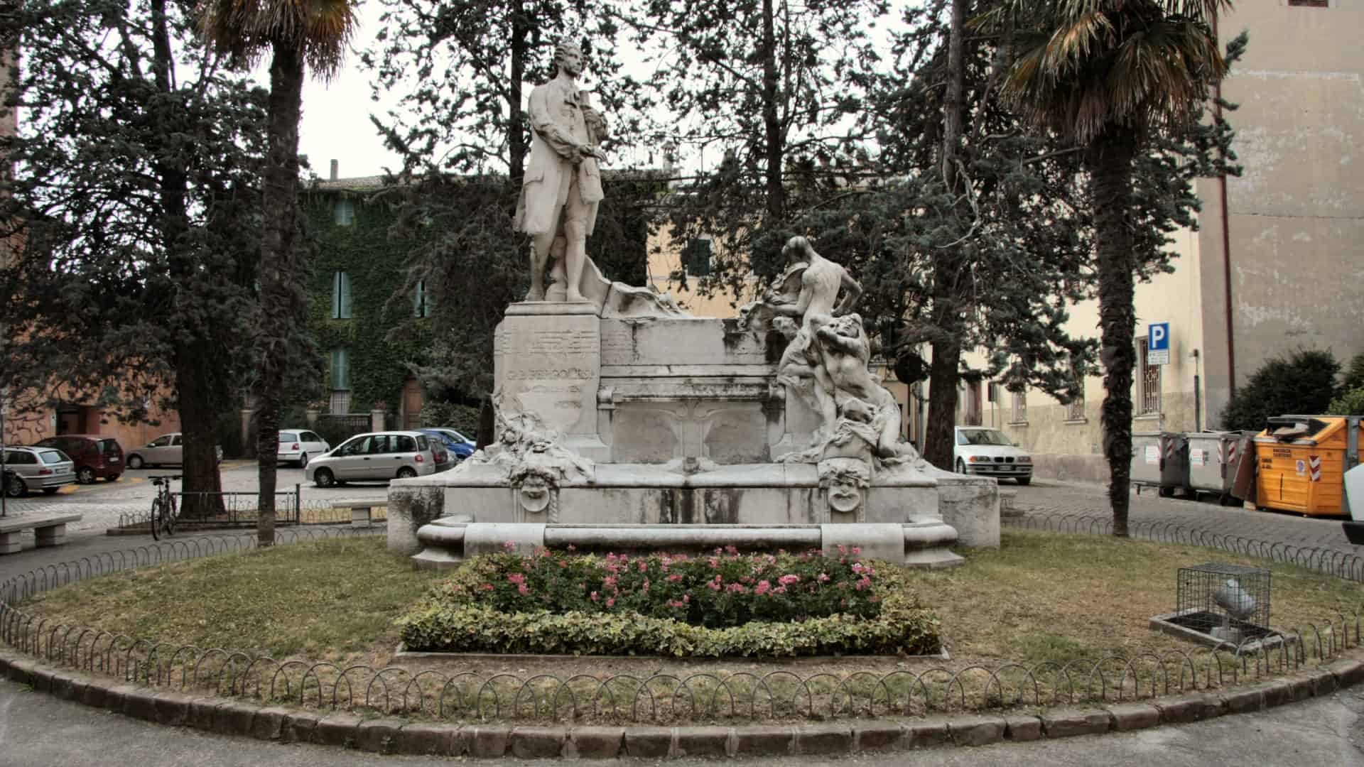Denkmal für Giovanni Battista Pergolesi auf dem Platz in Jesi. Foto von Steevie