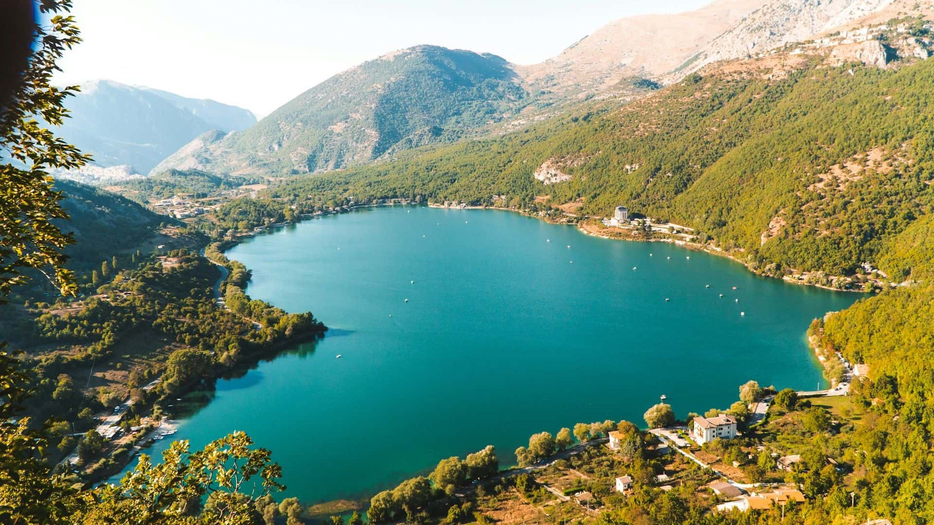 Lake in Abruzzo. Photo by giuse