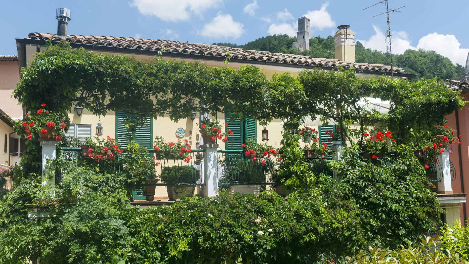 A house full of flowers in the village of Visso